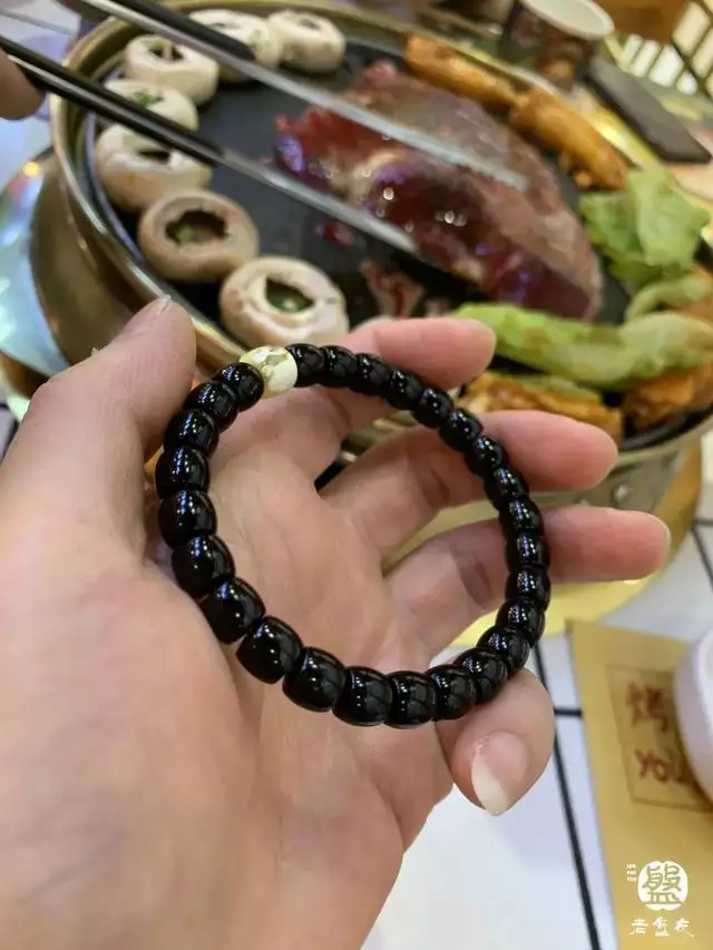 男人脖子上戴什么好，男人佩戴什么招财辟邪