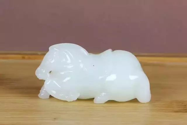 属虎的人应该佩戴什么玉器，属虎戴什么最合适