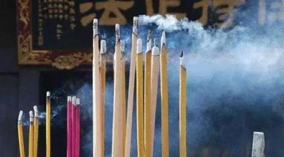 1、烧香怎么看吉凶:烧香烧一把怎么看凶吉
