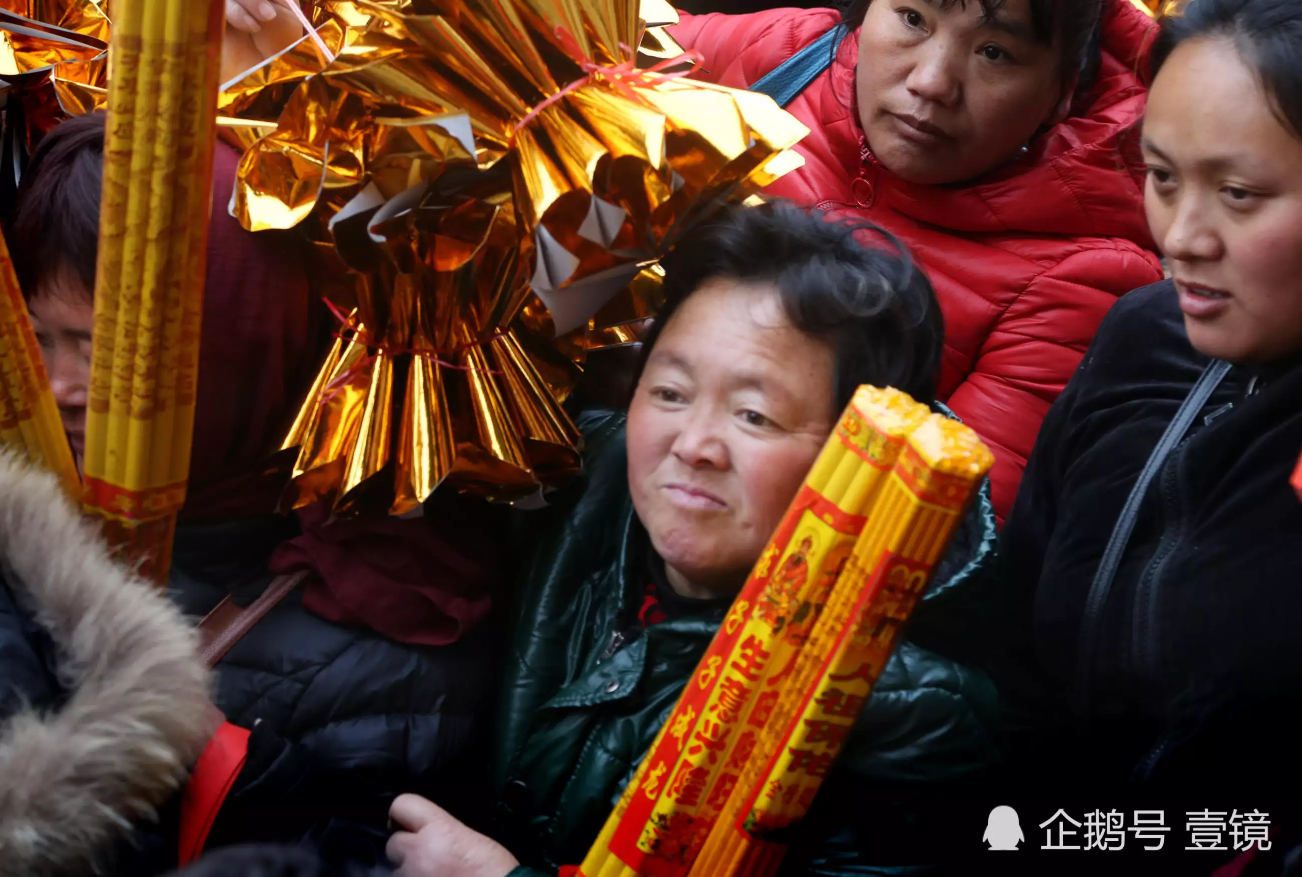 2、烧香看香火的吉凶图片:如何看香火图