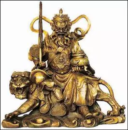 2、酒店的财神爷旁边有两只麒麟十年没清洗过了,上面有好厚的灰尘,可以清洗