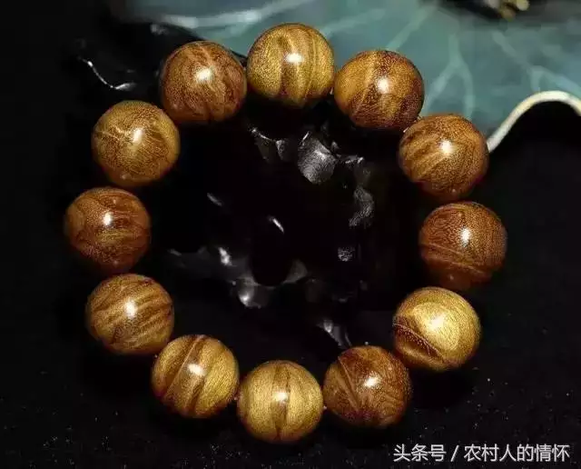 9年的屬羊女適合戴什麼手鏈，79屬羊終身忌諱顏色"
