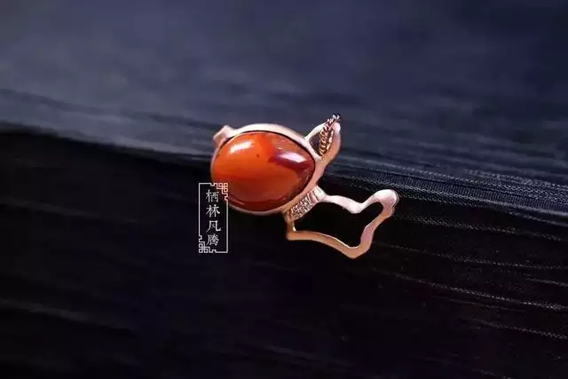 属狗的人佩戴什么招财，属狗的人佩带什么水晶能旺财