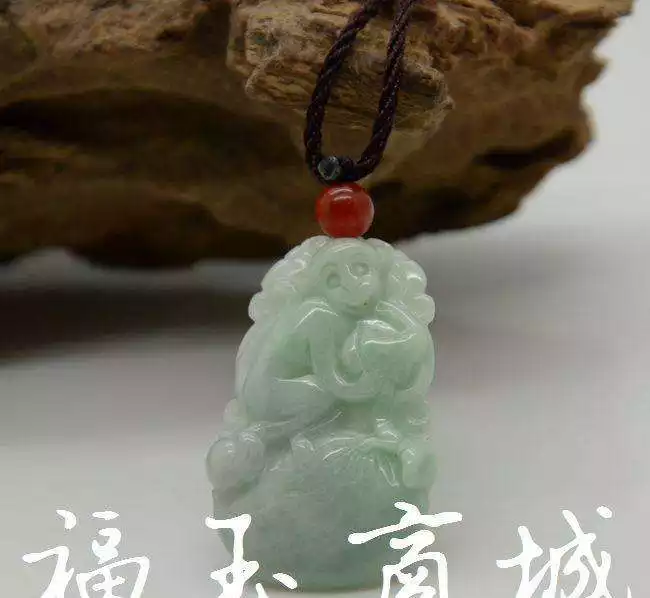 屬猴的女人佩戴什麼吊墜好，80出生屬猴女適合戴什麼首飾