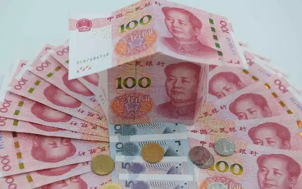 屬龍一生的更大的貴人，幾月龍人是天上飛龍
