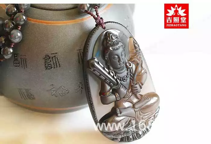 6、86年属虎女佩戴什么好:请问86年属虎的女性戴什么比较助事业运?