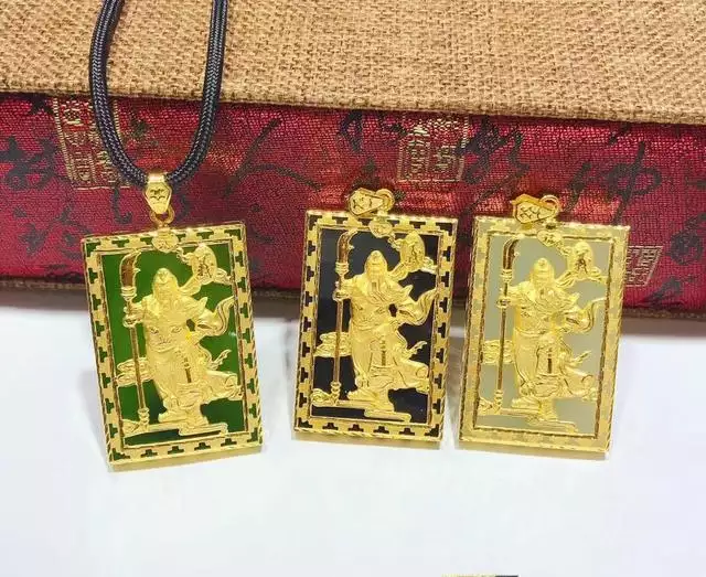 属虎男士佩戴什么吊坠好，属虎戴什么吊坠寓意好