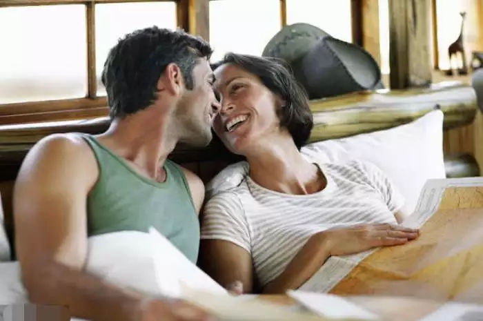 2、二婚帶孩子的男人能嫁嗎:二婚帶孩子的男人可以嫁嗎？