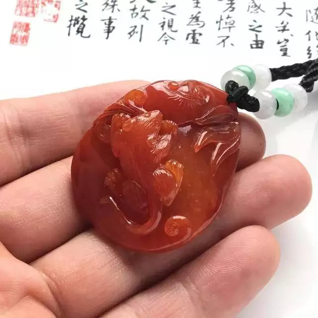 属虎的女人适合戴玉镯吗,火命的人适合带玉器吗