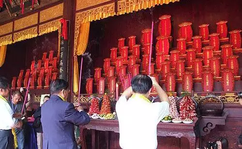 2、为什么说烧香引:为什么说烧香越多越多
