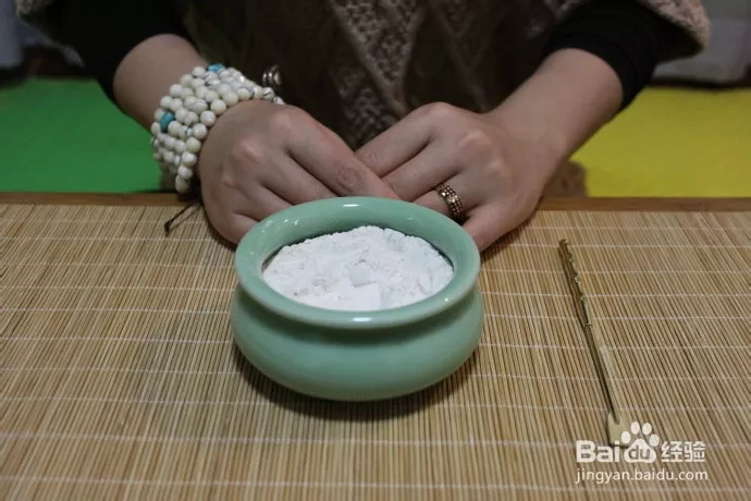 4、香灰,麻杆灰,草木灰,混合撒在院子四周,对家人,宅子,风水上的影响