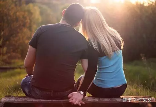 3、已婚男瘋狂想念已婚女:已婚男人經常思念另一個女人說明什麼