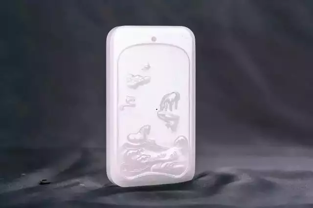 属兔的戴玉好还是金，戴天珠好还是戴玉好