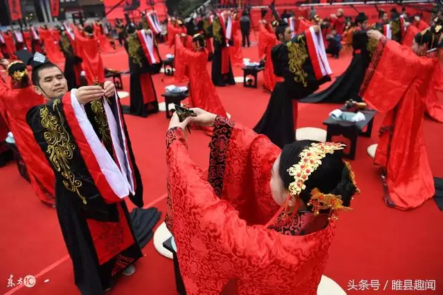 周易免費算命生辰八字算命婚姻，卧龍周易算命