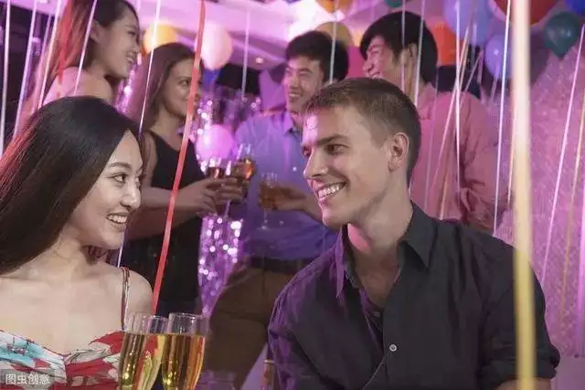 夜場女為什麼那麼男人喜歡，男人喜歡去夜店的心理