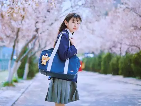 八一年屬雞的女人是什麼命,1981年屬雞的女人命運好不好