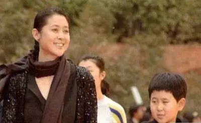 倪萍八字分析晚年命运