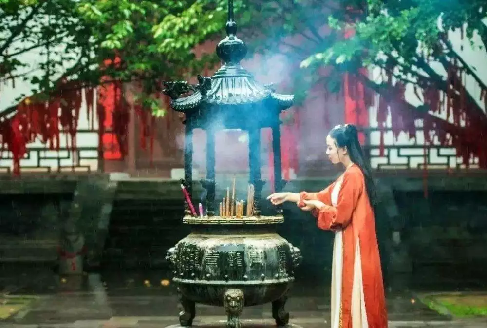 1、出现丹香是什么预兆:丹香是什么意思？