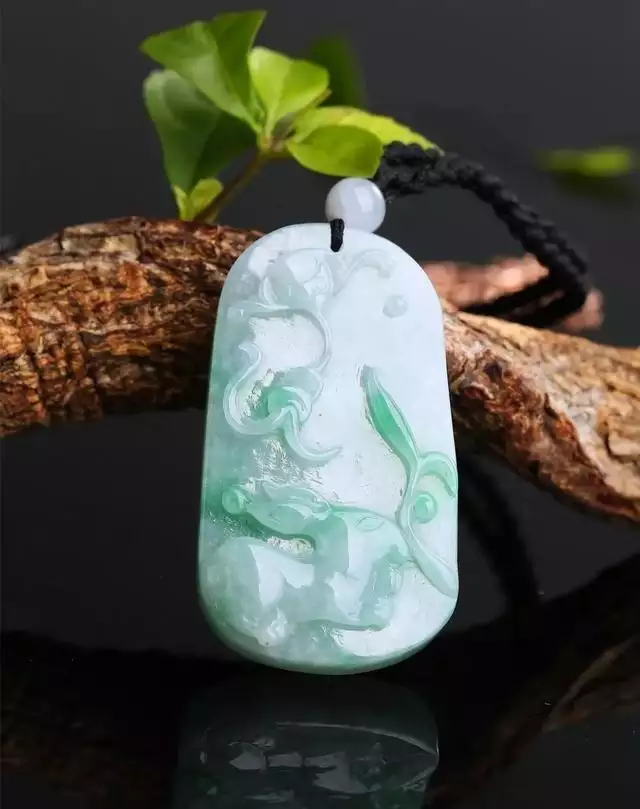 属虎的女人适合戴玉镯吗,火命的人适合带玉器吗