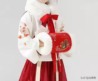 022屬羊適合戴什麼手串，2022年屬羊最忌諱的顏色"