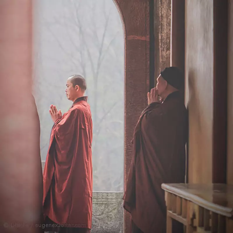 1、家里烧香香好吗:出现香是什么意思