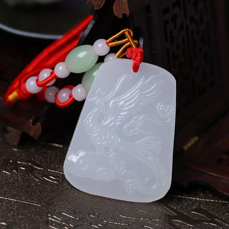 3、屬蛇的戴玉好還是金:屬蛇的人帶黃金好還是白金好