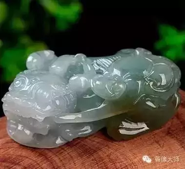 4、屬蛇的戴玉好還是金:屬蛇的佩戴什麼首飾