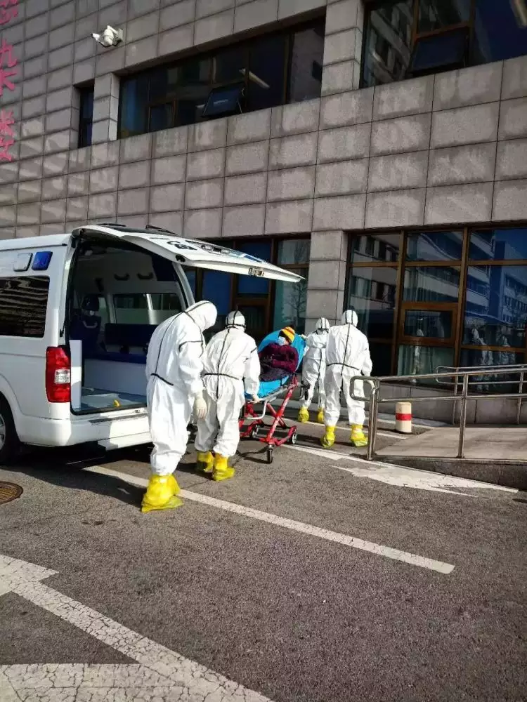 2、急救轉運病人時應注意:院前急救的注意事項？