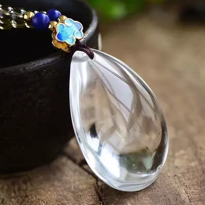 5、天然水晶吊墜圖片:請問什麼樣的項鏈適合佩戴天然水晶吊墜？吊墜很大塊，很重的
