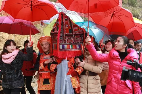 6、新娘出嫁下雪有講究嗎:結婚下雪的寓意和象徵