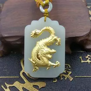 龍掛件適合什麼屬相的人戴：屬龍的女生適合佩戴什麼屬相的飾品