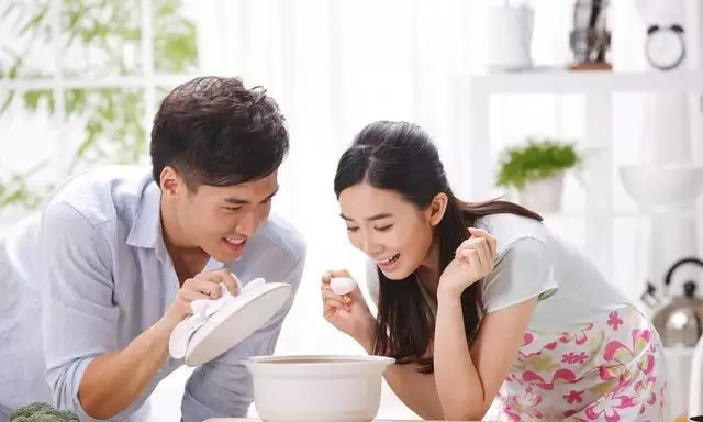 2、適合晚婚的人早婚了會怎麼樣:是不是早婚的人容易離婚，晚婚的人容易穩定婚姻？