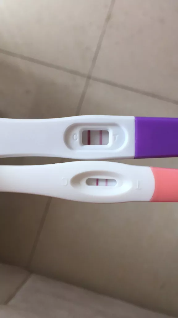驗孕棒一深一淺是怎麼回事啊：求救，女友驗孕棒一深一淺怎麼回事