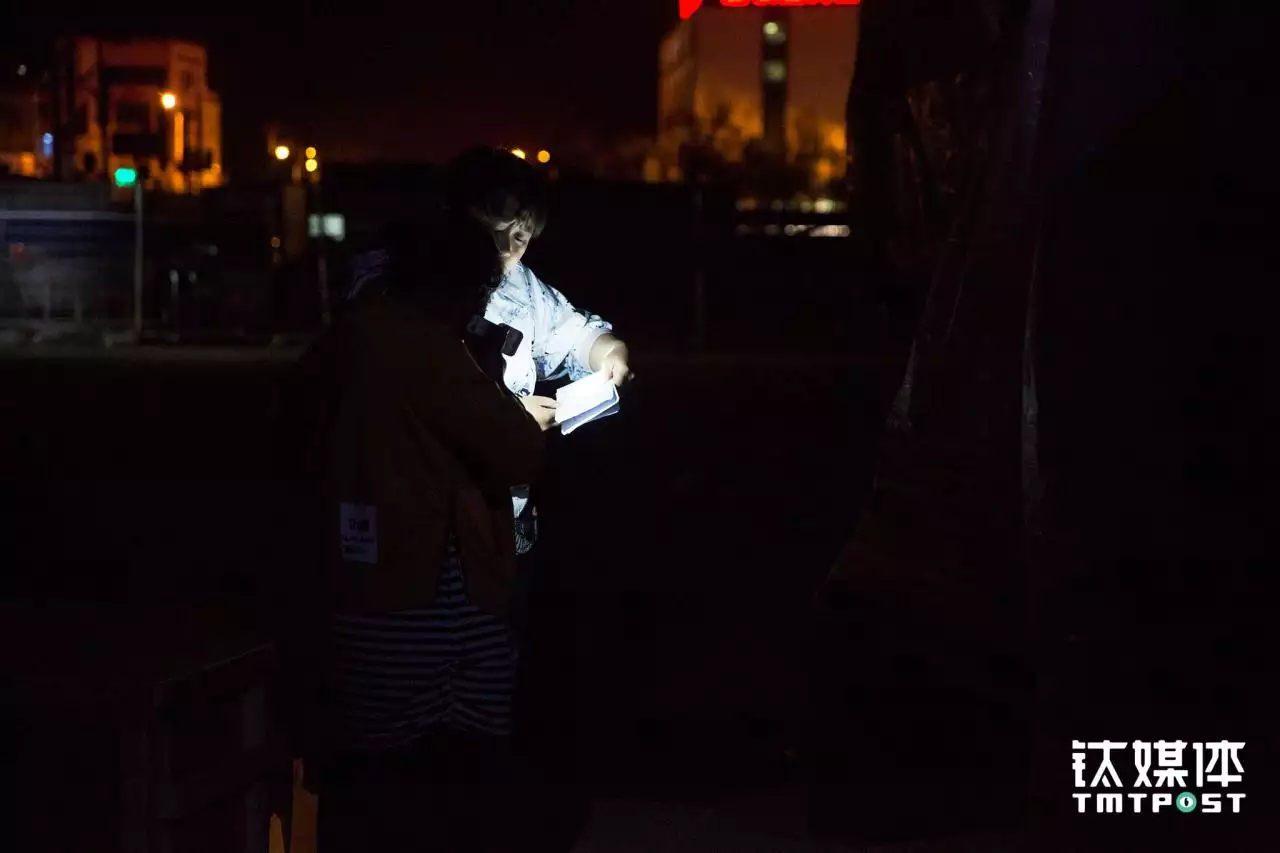 1、見一次面做3次在車上:和見過三次面的男人，我要崩潰了！