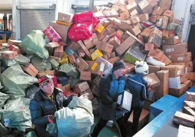6、國外買東西寄到轉運公司的美國倉庫 他們怎麼知道這件貨是你的。然後在轉運的？