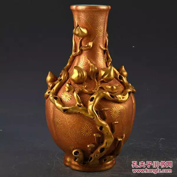 乾隆御制款五彩描金十二屬相瓶：乾隆粉彩賞瓶的價值