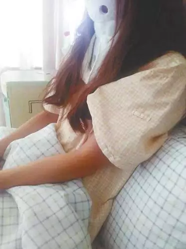 3、我和男友是相親認識的，認識第我們就睡在一起了。我未婚。男友快四十了也未婚。然後等我回家后，我給