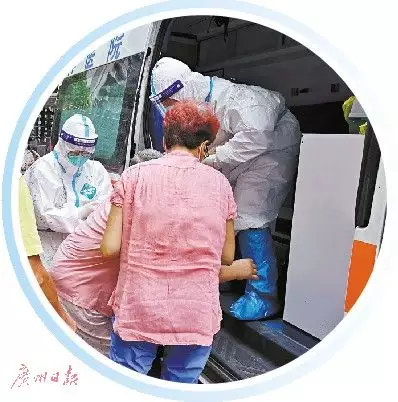 1、轉運病人時頭在前還是后:在搬運患者時患者的頭部應當置於什麼方