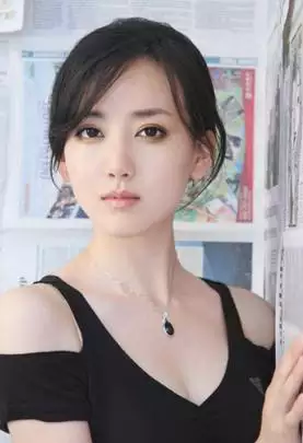 1、心機很深的女八字特徵:心機比較深的女人，會有哪三個外在特點？