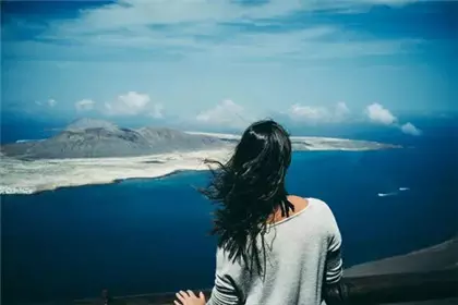 1、一個人運氣不好要怎樣轉運:本命年的前一年是不是運氣不好,怎麼轉運啊!!!??