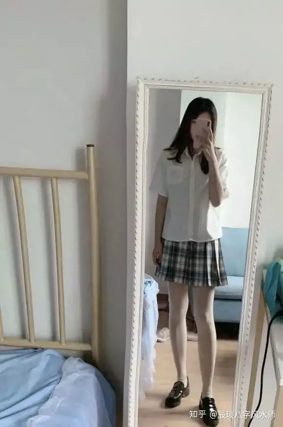 庚子年丁亥月已亥日，父測女兒考研，得水山蹇，初爻，三爻動，求效果？