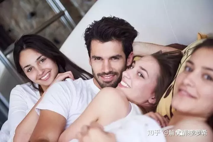3、男人和小三在一起三年是真愛:男人對跟了自己幾年的小三是什麼感情？