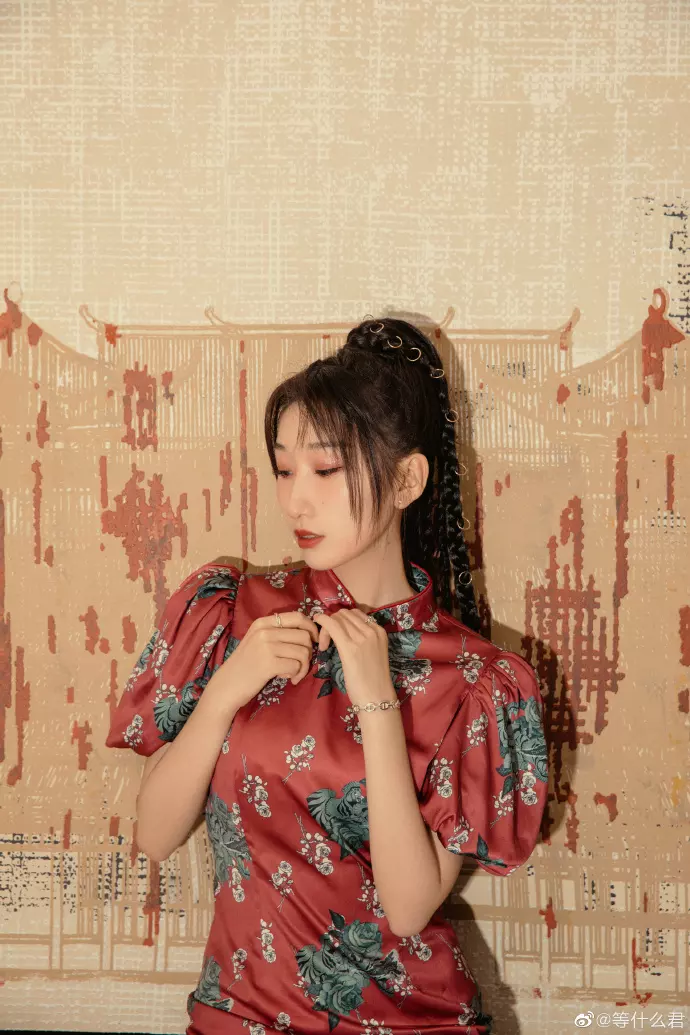 2、我一支月老，是問姻緣的。可是看不懂這個簽和我要問的問題有什麼關係。
