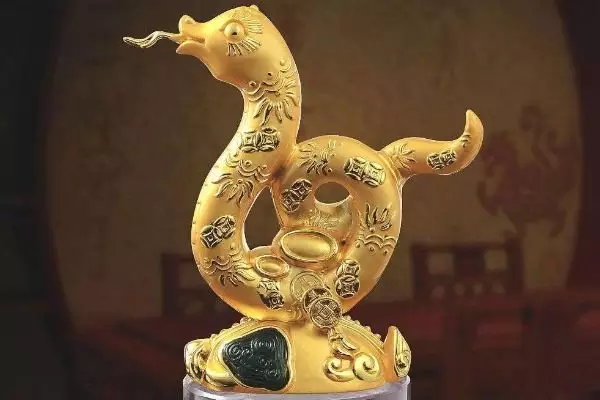 2、女孩金蛇命好嗎:男土木命女金蛇命能在一起嗎