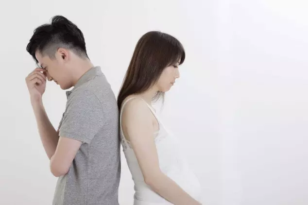 1、男人總是精神出軌是為什麼:如果一個男人精神出軌，那說明什麼？