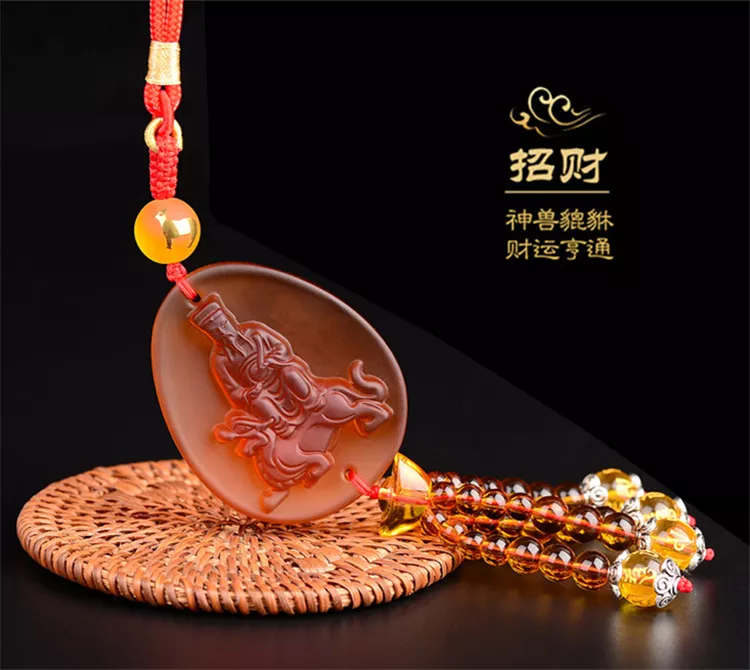 1、屬蛇佩戴什麼招財轉運:我屬蛇，運氣一直不好。想請問今年佩戴什麼飾物能招財。