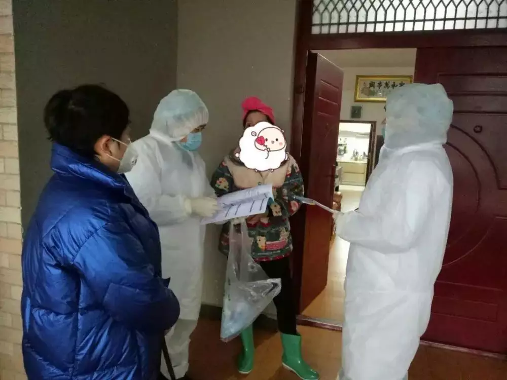 6、預檢分診患者轉運:機構救治傳染病患者時，如何實施傳染病預檢、分診制度？