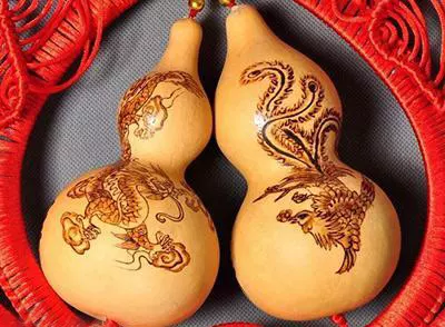 2、男屬豬 山頭火命 和女屬蛇白蠟金命 婚配怎麼樣