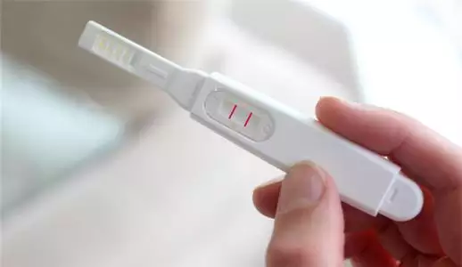 驗孕棒一條深一條特別淺：驗孕棒一深一個特別淺幾乎看不見是懷孕了嗎
