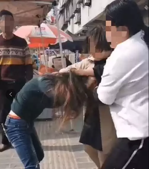 3、小三自動找原配結果:小三自動告訴原配男子出軌和自己名字的緣故原由？